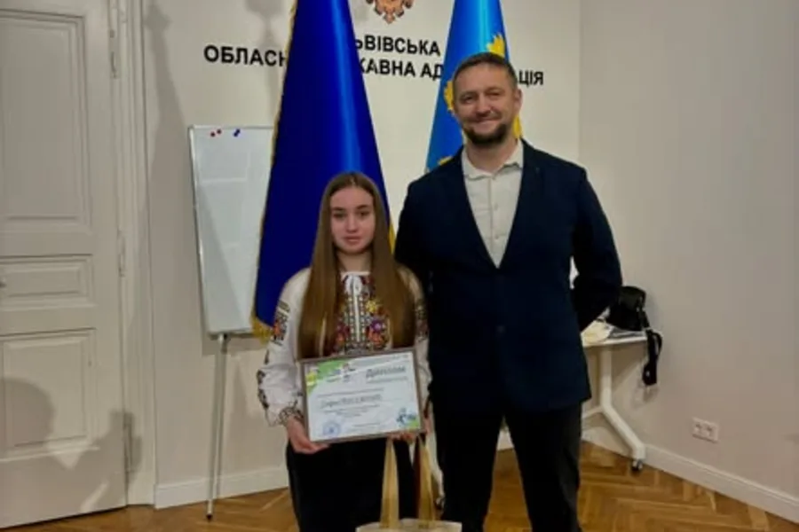 Нагородження переможниці екологічного конкурсу